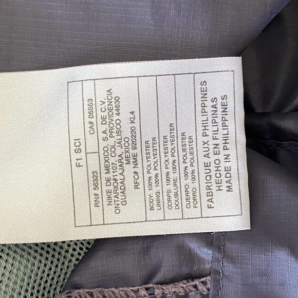 nike half zip pullover windbreaker with front pouch. Size Small - Picture 8 of 8